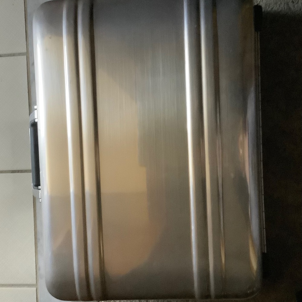 Halliburton zero briefcase